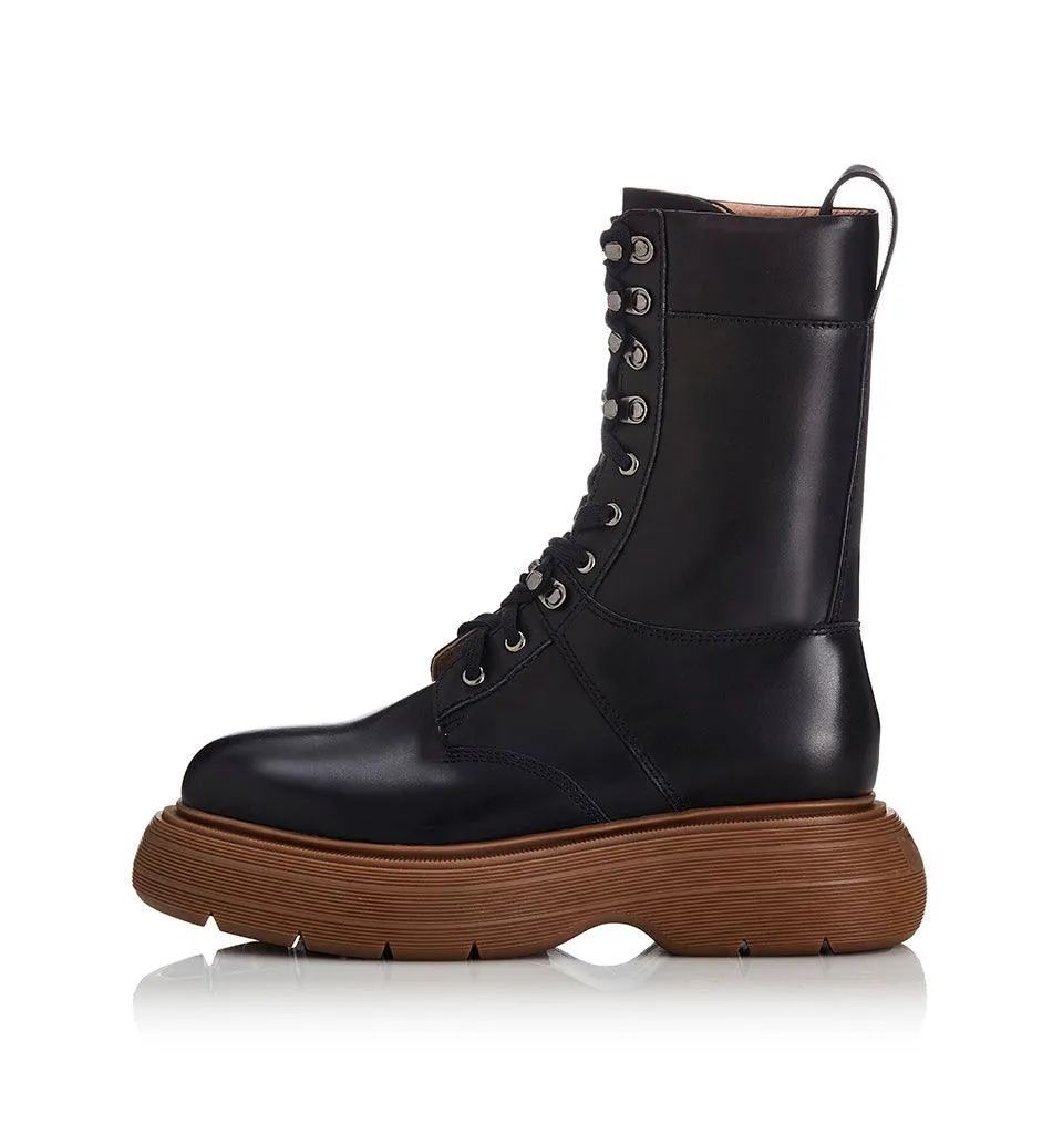 Alias Mae Spencer Boot in Black and Gum