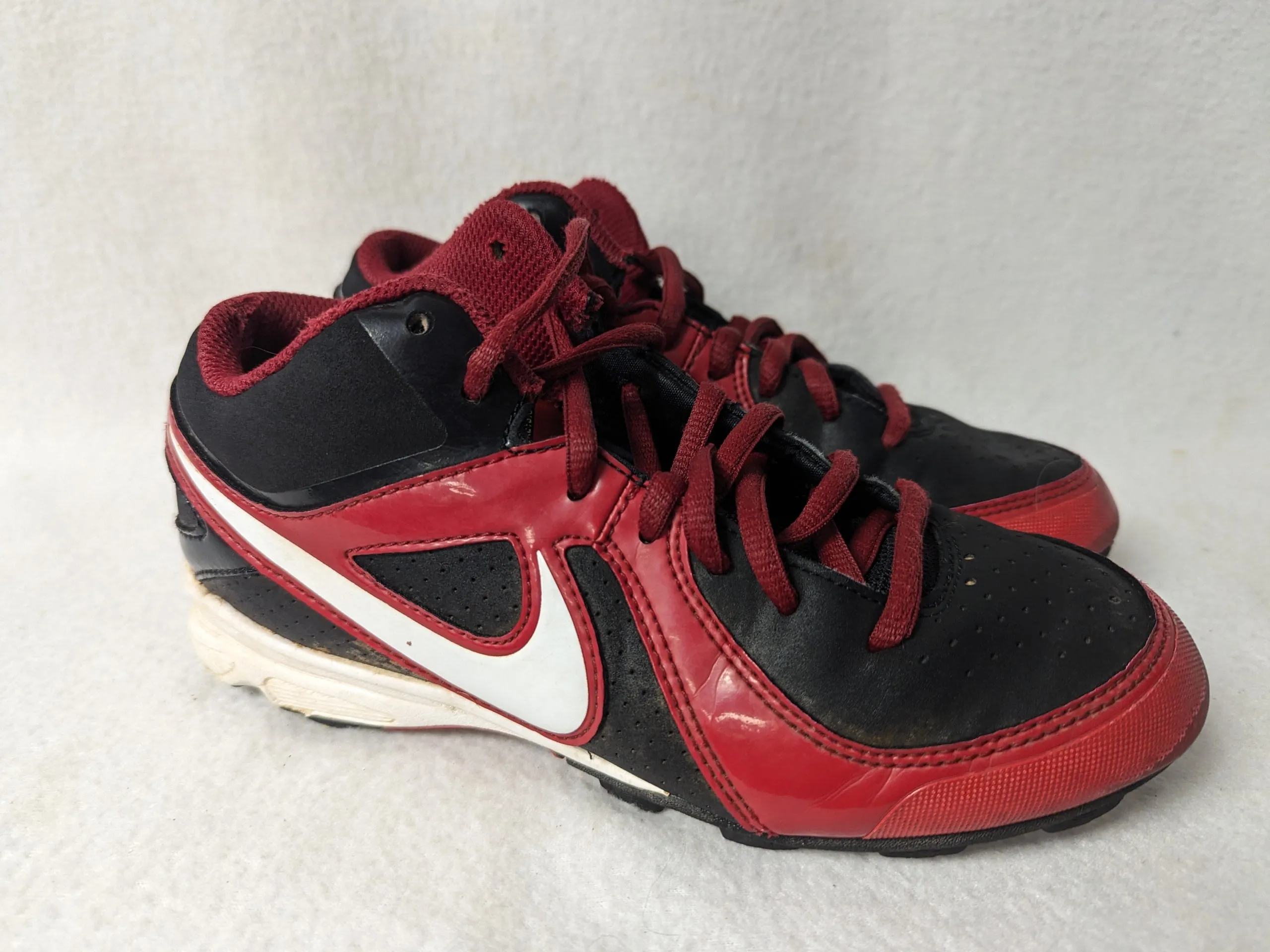 Nike Youth Cleats Size 3 Color Red Condition Used