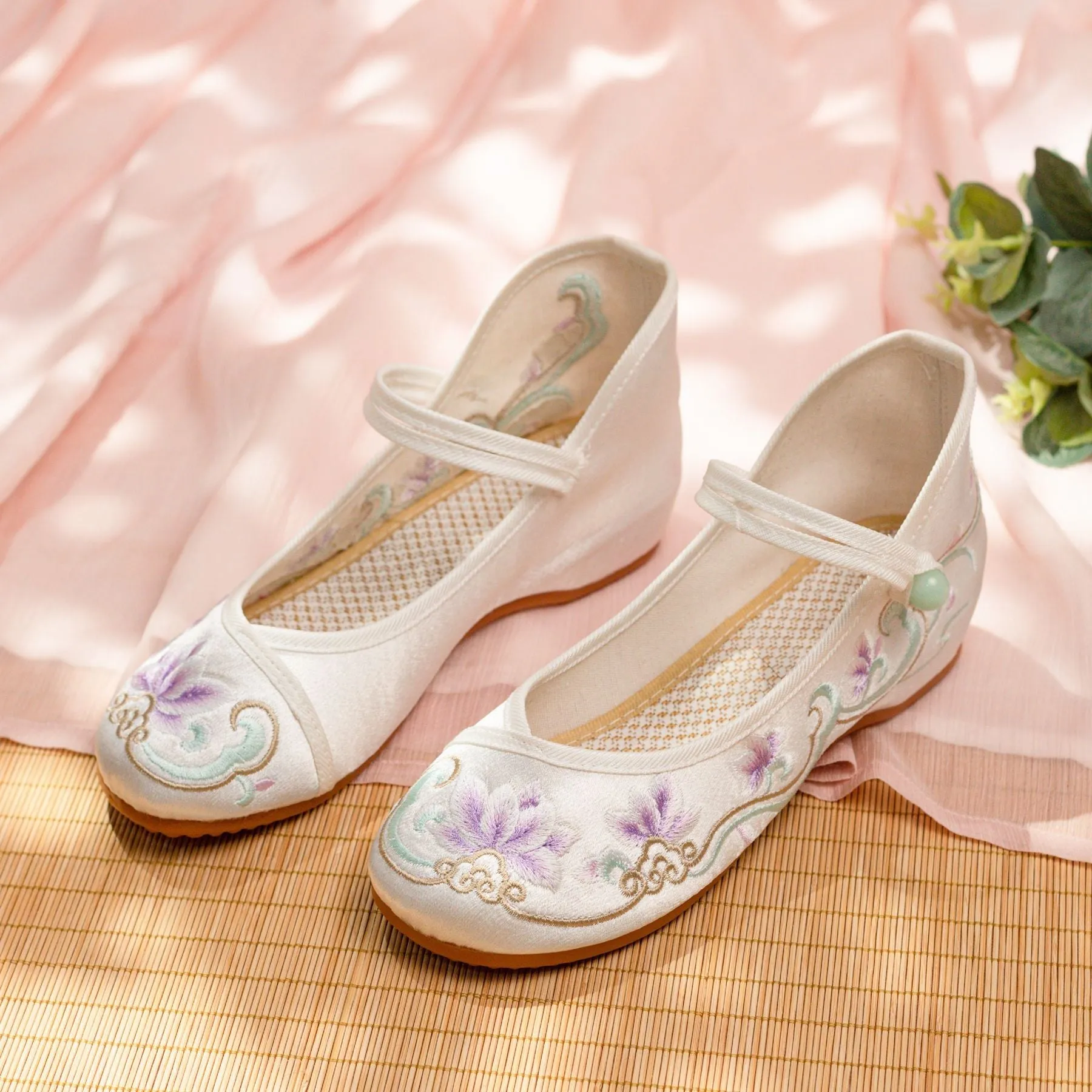 Summer Old Beijing Female Antique Style Embroidery Height Canvas Shoes