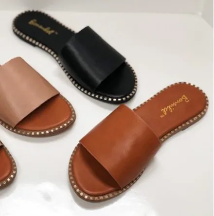 The Micah Slipper Sandal