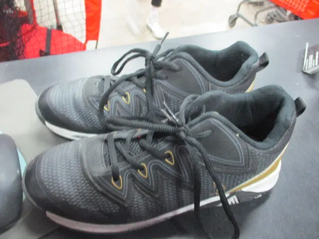 Used Shaq Basketball Shoes Size 5.5