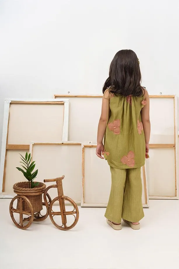 Welcome Set- Green Chanderi Silk Hand Embroidered Strapped Kurta & Boot Cut Pants Set for Girls