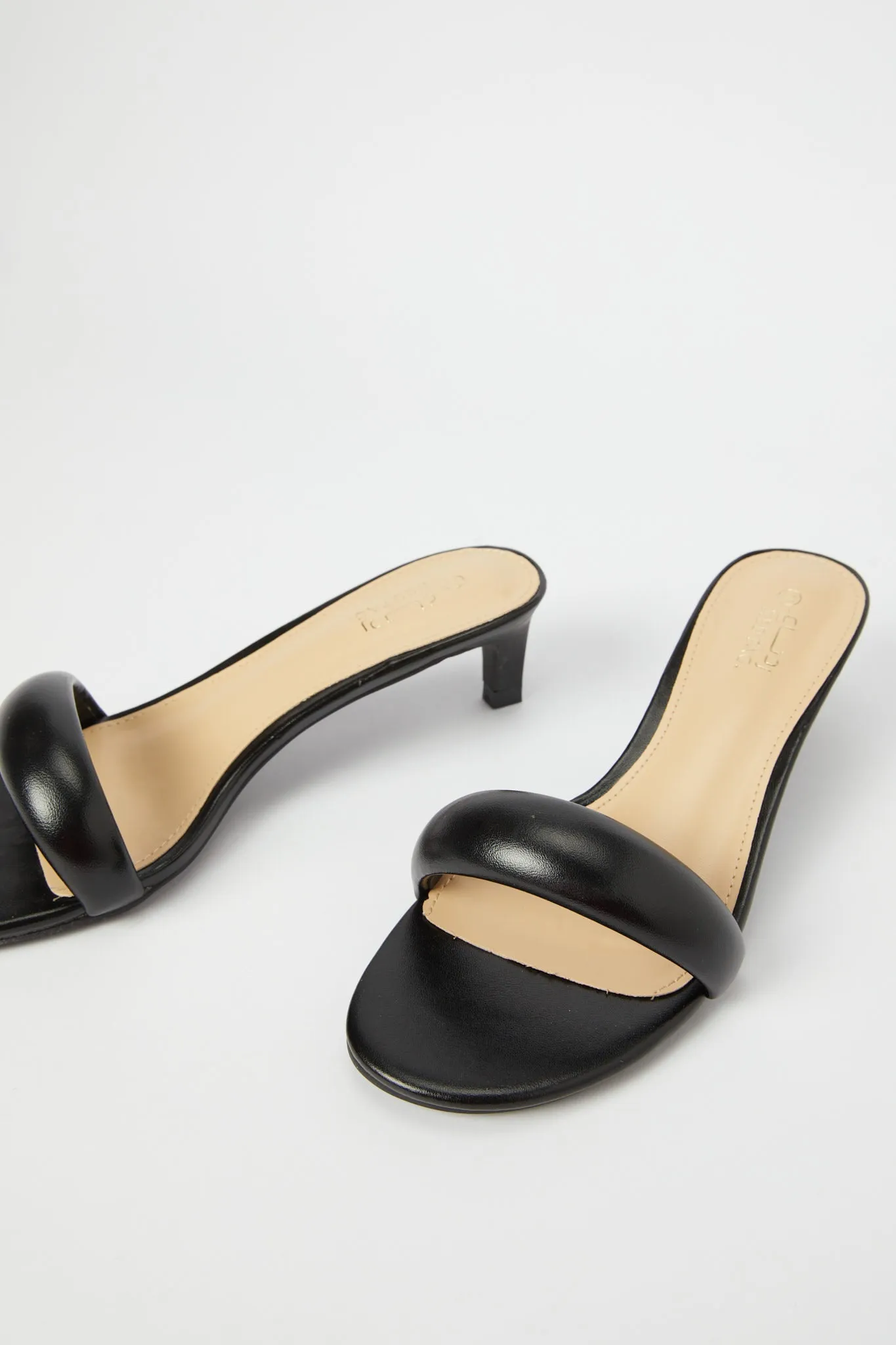 Women Black Padded Mule