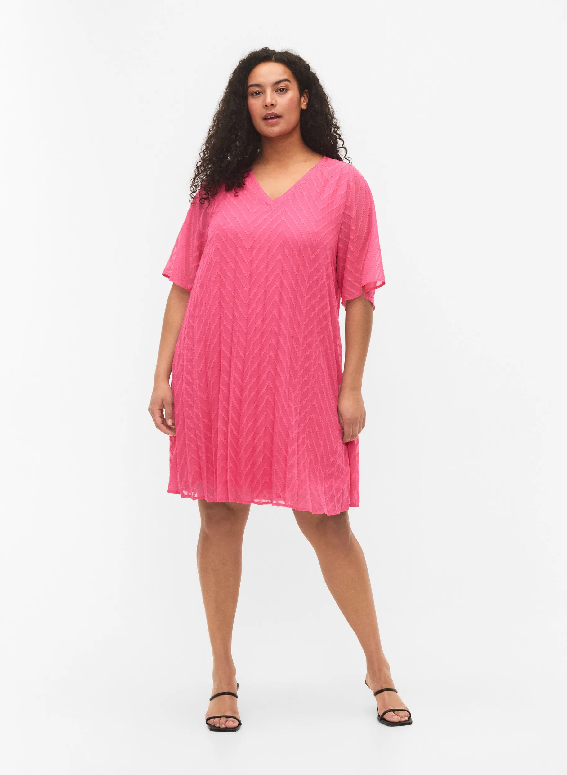 Zizzi Mya Pleated Dress in Pink